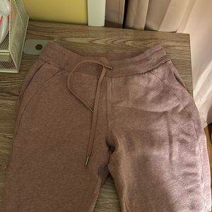 Lululemon Scuba Joggers NWOT size 8